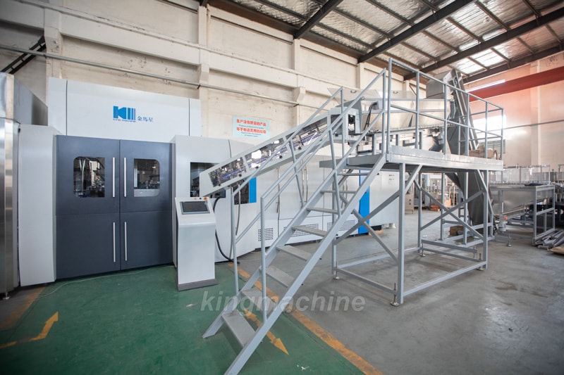 blow molding machine.jpg blow molding machine.jpg