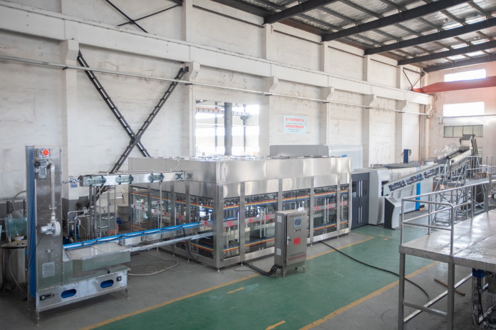 blowing filling capping combiblock.jpg blowing filling capping combiblock.jpg