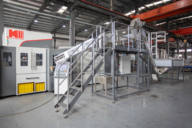 blowing bottle machine.jpg blowing bottle machine.jpg