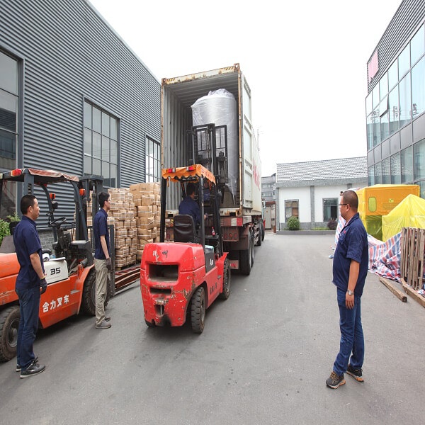 beer can filling machine was packed.jpg beer can filling machine was packed.jpg